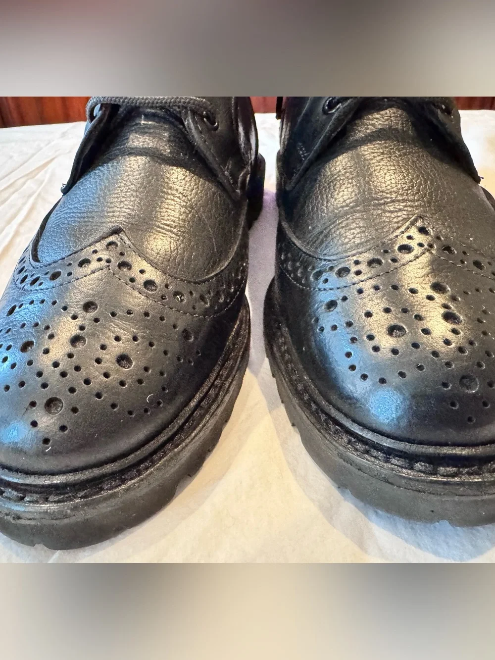 Allen Edmunds Long Branch Men's Black Leather Brogue Boot - Classic Lace-Up